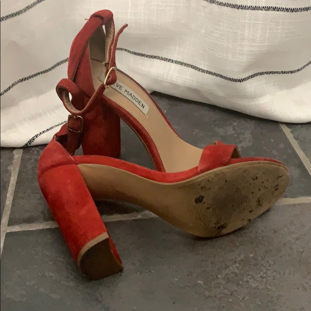 Red Heels - Picture 3 of 4